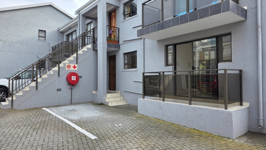 2 Bedroom Property for Sale in Hartenbos Central Western Cape